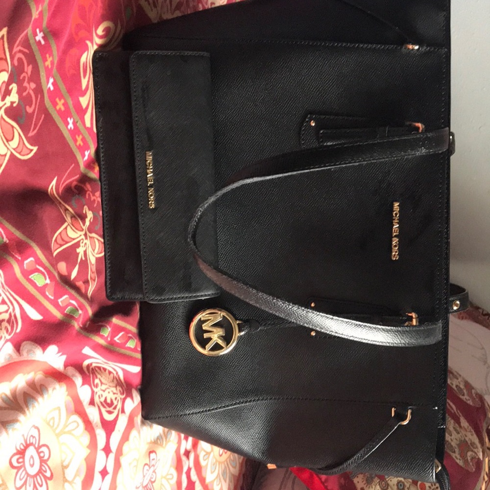 Michael kors purse, wallet bundle.